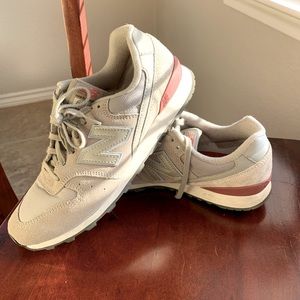 New Balance women’s shoe 8.5